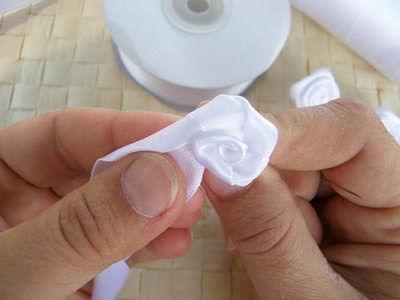 نقره لتكبير أو تصغير الصورة ونقرتين لعرض الصورة في صفحة مستقلة بحجمها الطبيعي